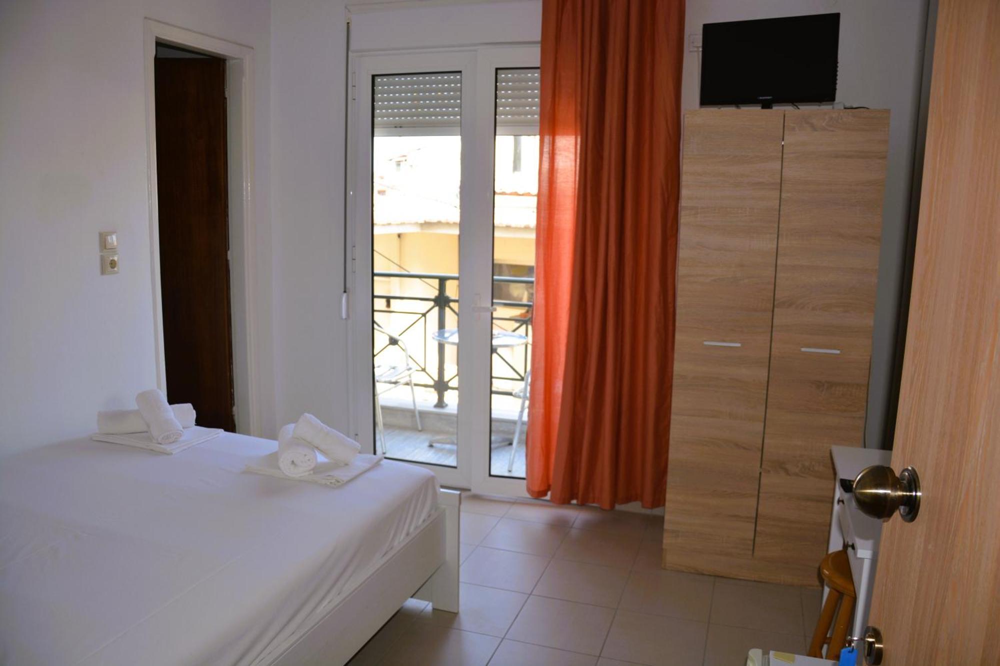 Dionyssos Hotell Liménas Eksteriør bilde