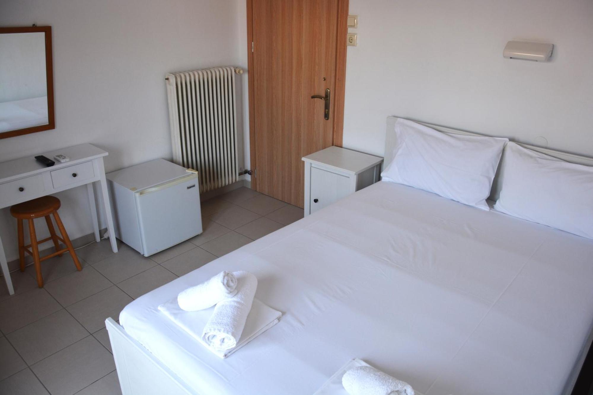 Dionyssos Hotell Liménas Eksteriør bilde