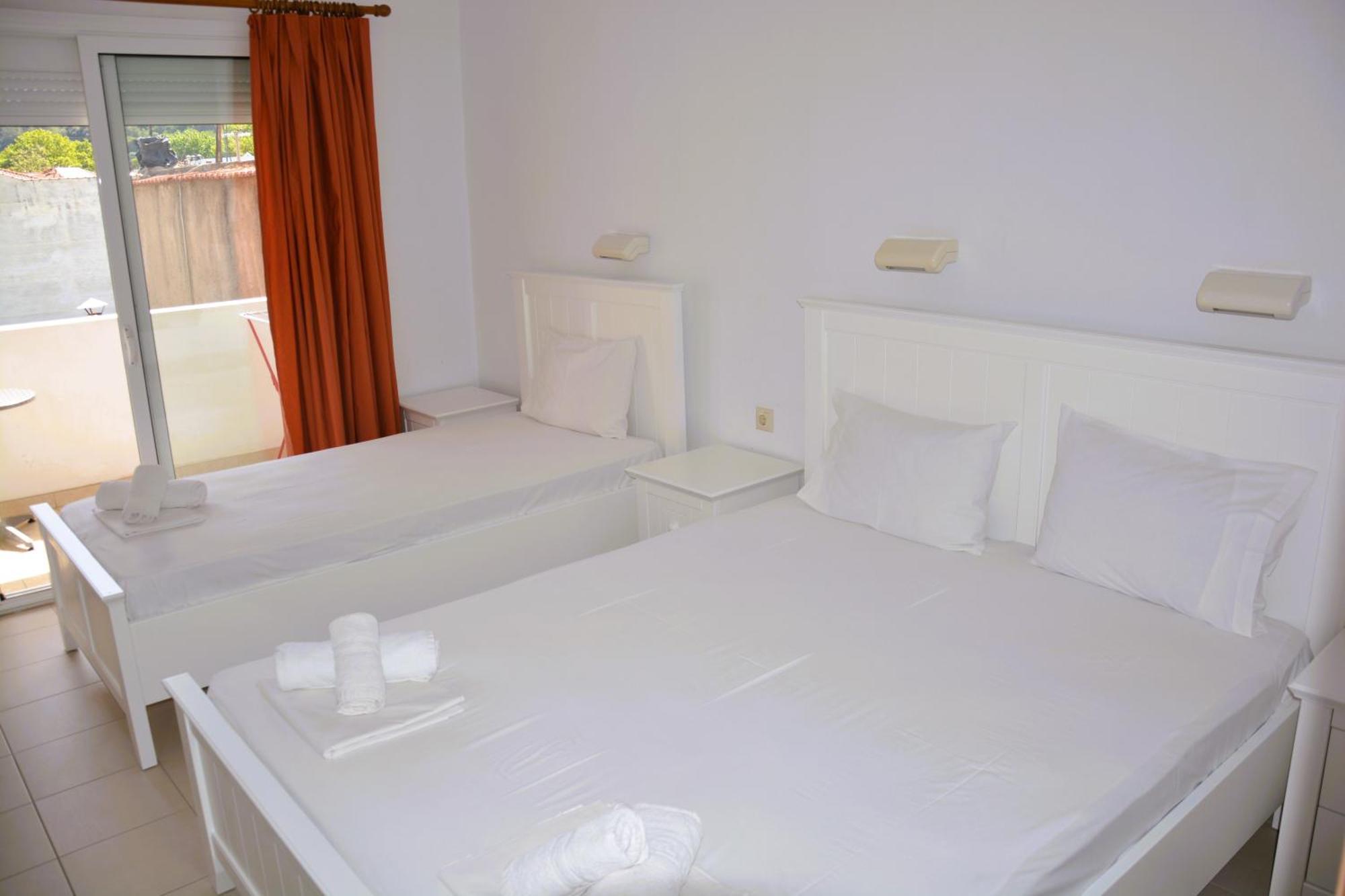 Dionyssos Hotell Liménas Eksteriør bilde