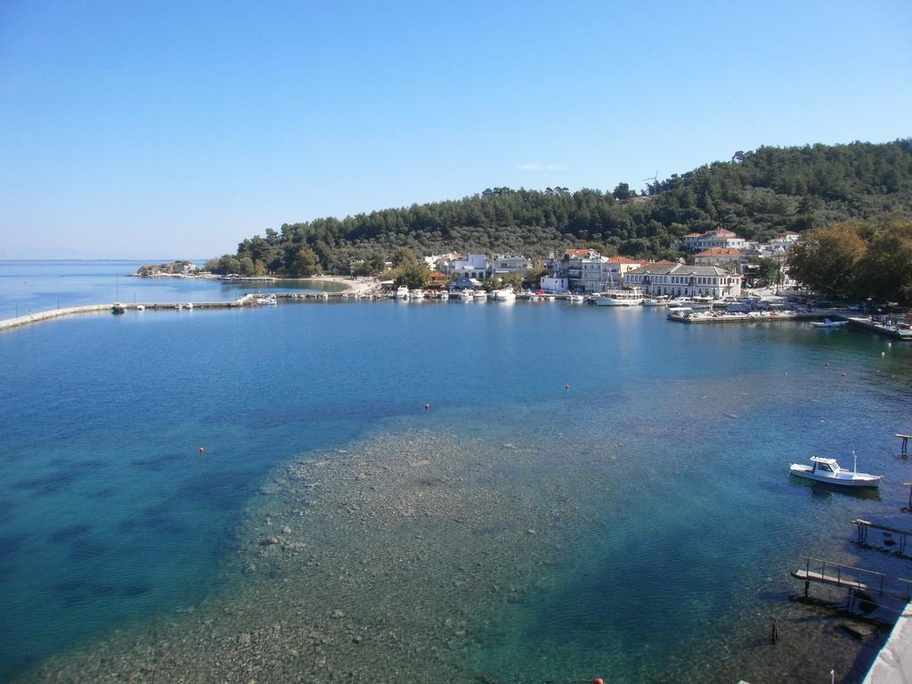 Dionyssos Hotell Liménas Eksteriør bilde
